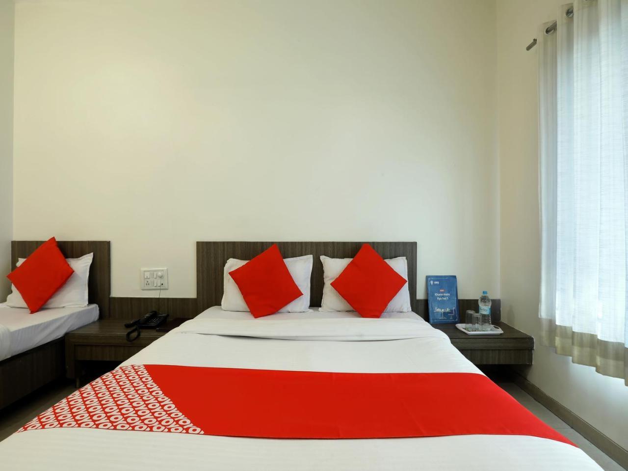 Oyo 4198 Hotel Shri Sai Murli シルディ エクステリア 写真