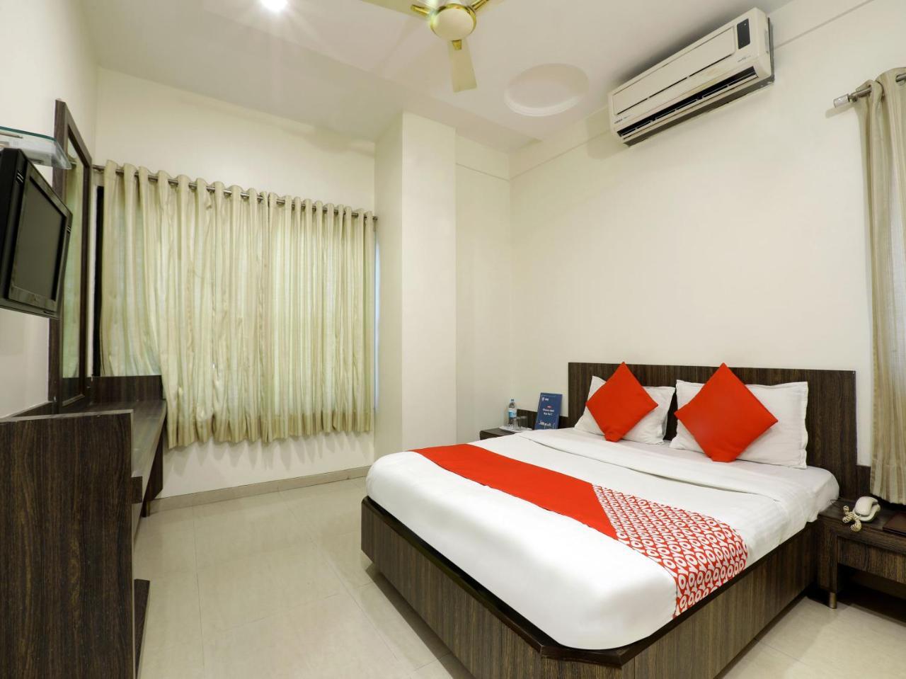 Oyo 4198 Hotel Shri Sai Murli シルディ エクステリア 写真