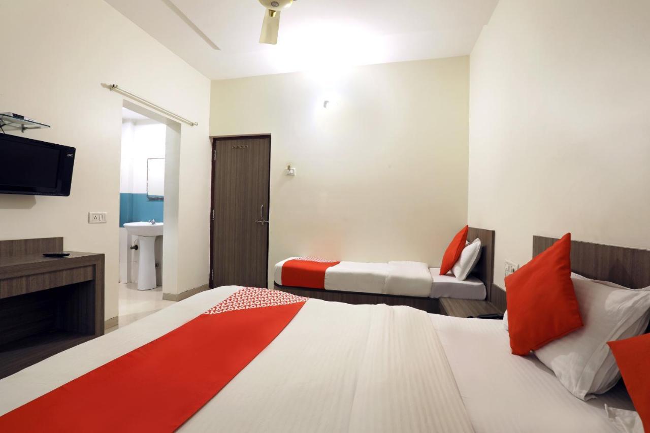 Oyo 4198 Hotel Shri Sai Murli シルディ エクステリア 写真